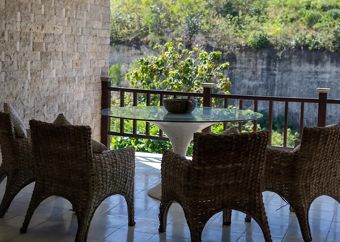 Adila Bali 4*