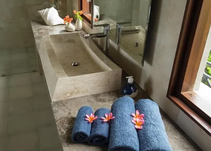 Adila Bali 4*